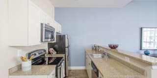 600 on Broad Gallery 7