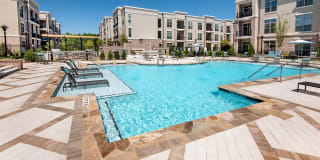 Ten 45 Suwanee Luxury Apartments Gallery 25