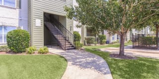 The Avenue Gallery 17