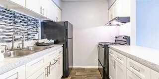 Lakewood Oaks Gallery 1