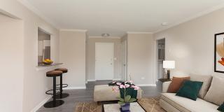 Glenlake Village Apartments Gallery 15