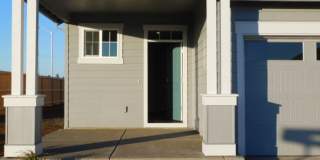 4Bd/2.5 Ba Two Story Home - Available to View! Gallery 3