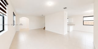 2434 NE 1st St Gallery 7