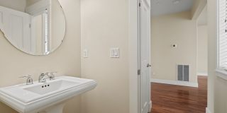 4BR, 2.5 Bath + Loft DuPont Home Gallery 8