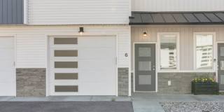 3 Bedroom 2.5 Bathroom Town Home - 1 Car Garage - dog negotiable Gallery 15
