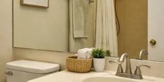 Spacious 2bd 2bth home with bonus Florida room! Gallery 22