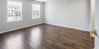 Spacious Newly Rennovated 2 Bedroom House with 2.5 Bath Gallery 20