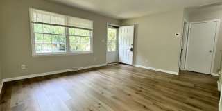 Beautiful 2 Bedroom Condo/Duplex in Charlotte Gallery 7