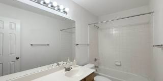 Beautiful 3/2 Available for Immediate Move In! Gallery 22