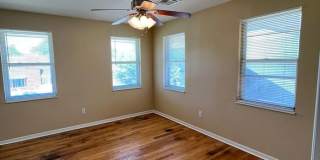 3617 1/2 North Drexel Boulevard Gallery 10