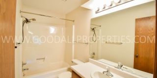 Charming 3 Bedroom in West Des Moines Home for Rent Gallery 24