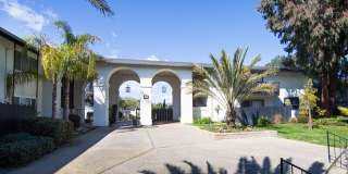 Twelve Oaks Apartments Gallery 1