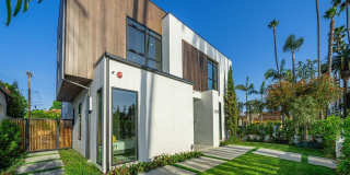 200 N DOHENY Dr Gallery 19