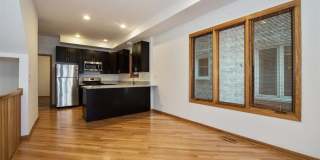 623 West Briar Place Gallery 4