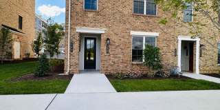 Modern 3 Bedroom, 2.5 Bath Townhouse Gallery 1