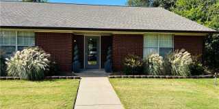 3701 W Cedar Street Gallery 1