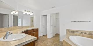Spacious 4-Bed Puyallup Home For Rent | 3-Car Garage & Quick Commute to JBLM! Gallery 33