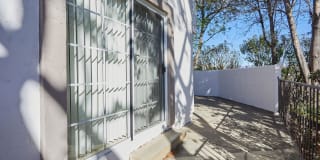 Summit At Warner Center Gallery 152