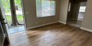 **4/2 BR Single Family home : Available Now Gallery 10