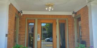 Large 1 bedroom Historic condo - Top Floor unit with a charming interior-  Available now! Gallery 3