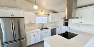 2450 Bartel Street Gallery 6
