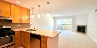 Fantastic Spacious 2 bed 2 bath condo in prime Sherman Oaks - Studio City with Pool and Gym! Gallery 6
