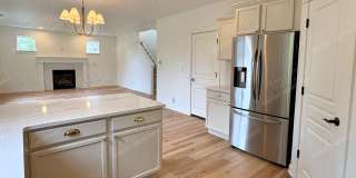 Updated 4 BR home with office in SW Bend Gallery 1