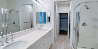 Beautiful  2Bd 2 Ba in Luxury Community Gallery 10