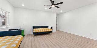 1145 Northeast Monroe Street - 1 Gallery 31