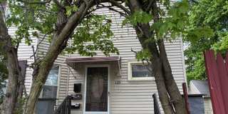 3 bed 1 bath! 3 bed 1 bath! Gallery 1