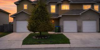 Charming 3-Bedroom Townhome in Selma | Private Fenced Yard + Garage! Gallery 1