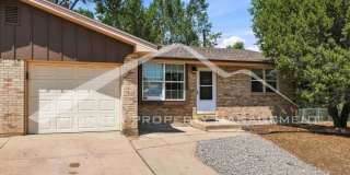 Charming 1/2 Duplex on Quiet Cul-De-Sac with Fenced Yard Gallery 1