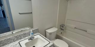 Large 2/2 Waikiki Condo with Parking, Lanai, A/C & W/D in unit! Gallery 15