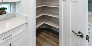 FULLY FURNISHED 3 Bed Luxury End Unit Townhome backs to Nature Gallery 19