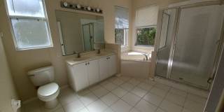 3/2 Condo in gated community off Colonial Blvd Gallery 14