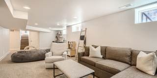 Available NOW! Fully Furnished 4 Bedroom 2 Bath Beautiful Home in Denver! Gallery 20