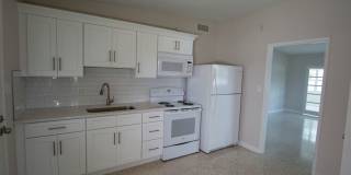 2/1 duplex with carport in Winter Park Gallery 6