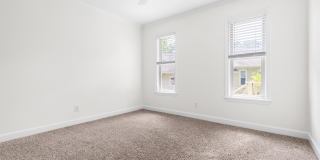 1513 E Franklin Street Gallery 6