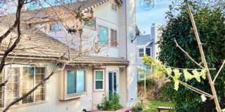 Well-Appointed 4BR Home with Open Floorplan & Expansive Yard Gallery 31