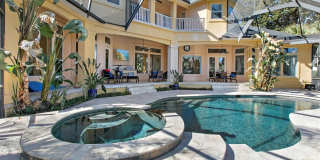 Stunning Lagoon Residence! Gallery 41