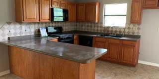 4/2 Fenced Yard and Pet Friendly. SHISD Gallery 1