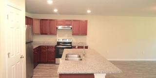 Roomy 3 Bed 2 Bath Duplex Home for Rent w Lawn Cutting Included! Gallery 15