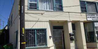 Spacious 2 Bed- 1 Bath, with Hardwood/Tile Floors throughout- near East 23rd Ave. Gallery 1