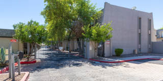 1010 E OSBORN Road Gallery 44