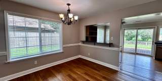 Charming single family home on peaceful canal Gallery 9