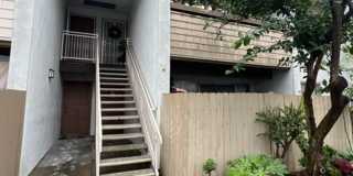 Upstairs 2-bedroom, 2-bath condo in Santa Ana Gallery 1