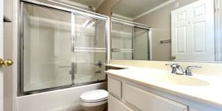 5 bed, 3 bath located in Corona CA! Gallery 17