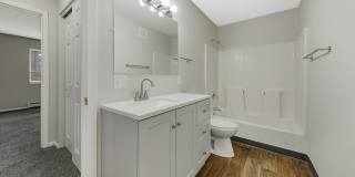 Creekside Gallery 69