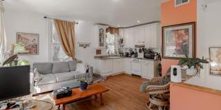 1108 LOCUST Street Gallery 3