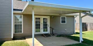 3 Bed, 2 Bath with Vaulted Living Room, Walk-In Shower, and Privacy-Fenced Yard Gallery 22